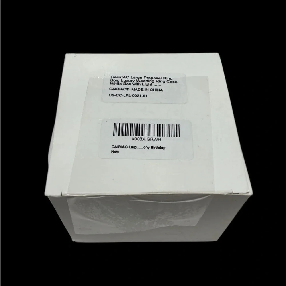 CAIRIAC‎ LED Lighted Ring Box OS White Proposal Wedding Jewelry Case New